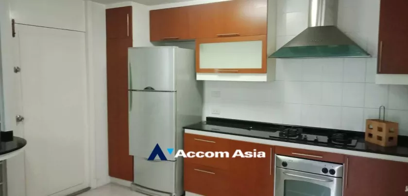 Pet friendly |  3 Bedrooms  Apartment For Rent in Sukhumvit, Bangkok  near BTS Phrom Phong (AA32658)