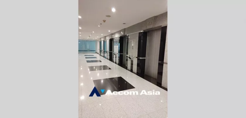  1  Office Space For Rent in Pattanakarn ,Bangkok ARL Ramkhamhaeng at UM Tower AA32659