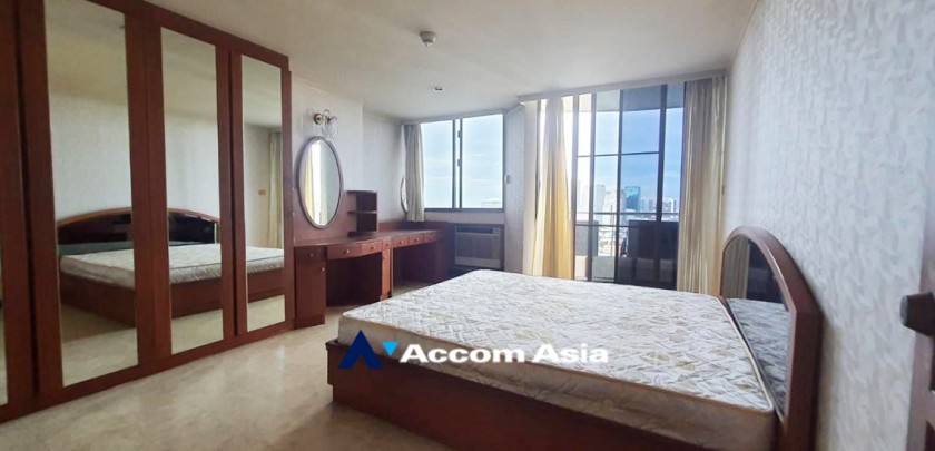  2 Bedrooms  Condominium For Sale in Sukhumvit, Bangkok  near BTS Phrom Phong (AA32686)