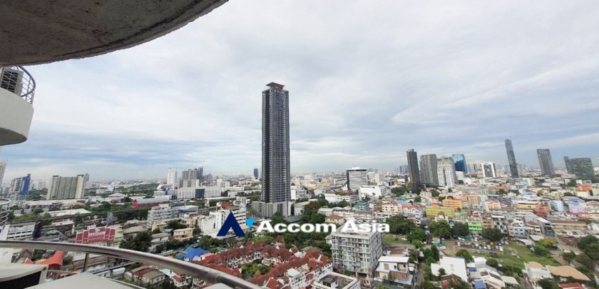  2 Bedrooms  Condominium For Sale in Sukhumvit, Bangkok  near BTS Phrom Phong (AA32686)