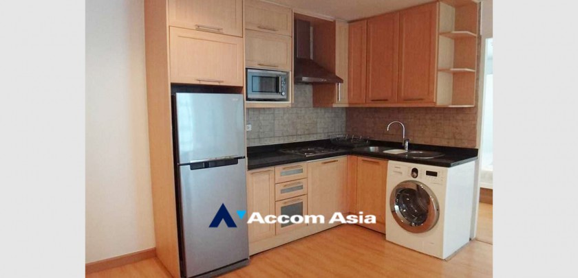  2 Bedrooms  Condominium For Rent in Silom, Bangkok  near BTS Sala Daeng - MRT Silom (AA32690)