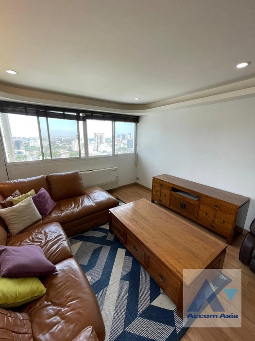 Duplex Condo |  3 Bedrooms  Condominium For Sale in Sukhumvit, Bangkok  near BTS Ekkamai (AA32703)