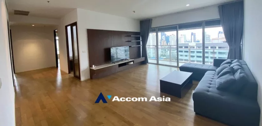 Pet friendly |  3 Bedrooms  Condominium For Rent in Sukhumvit, Bangkok  near BTS Phrom Phong (AA32704)