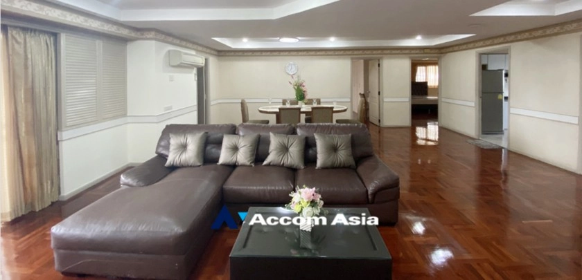 Pet friendly |  3 Bedrooms  Apartment For Rent in Sukhumvit, Bangkok  near BTS Phrom Phong (AA32712)