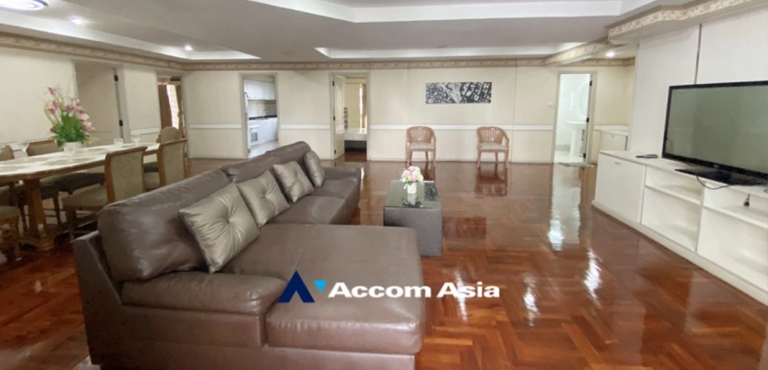 Pet friendly |  3 Bedrooms  Apartment For Rent in Sukhumvit, Bangkok  near BTS Phrom Phong (AA32712)