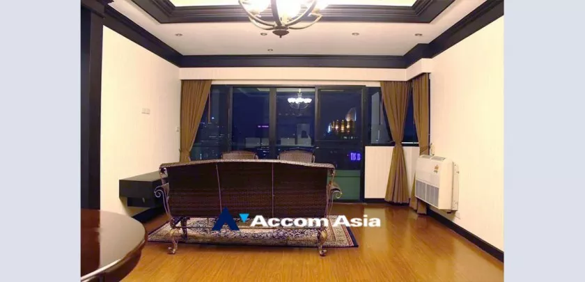  2 Bedrooms  Condominium For Sale in Sathorn, Bangkok  near BTS Sala Daeng - MRT Lumphini (AA32739)