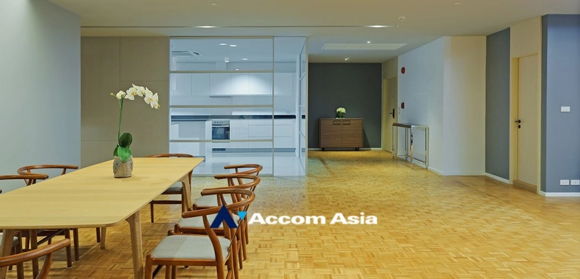 Pet friendly |  3 Bedrooms  Apartment For Rent in Sukhumvit, Bangkok  near BTS Phrom Phong (AA32747)