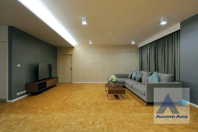 Pet friendly |  3 Bedrooms  Apartment For Rent in Sukhumvit, Bangkok  near BTS Phrom Phong (AA32747)