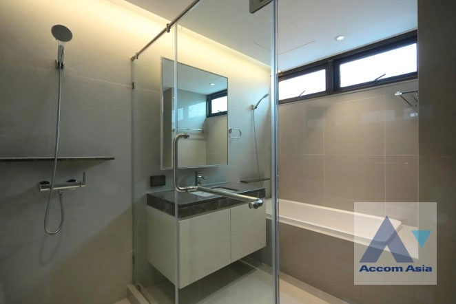 11  3 br Apartment For Rent in Sukhumvit ,Bangkok BTS Phrom Phong at Cosy and perfect for family AA32747