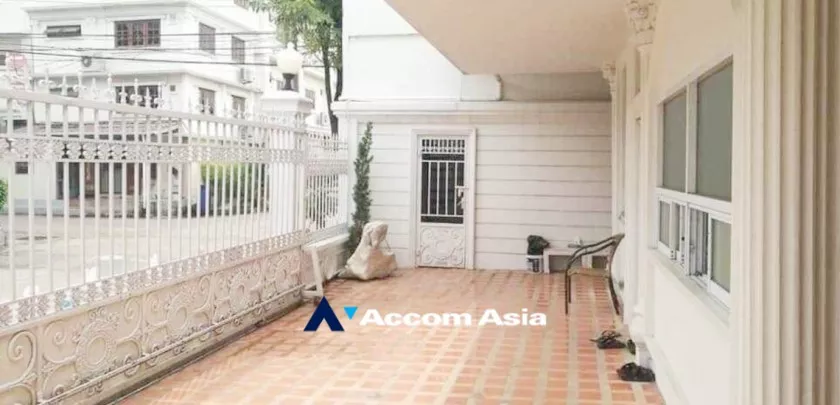 18  15 br House For Sale in Pattanakarn ,Bangkok ARL Hua Mak AA32753