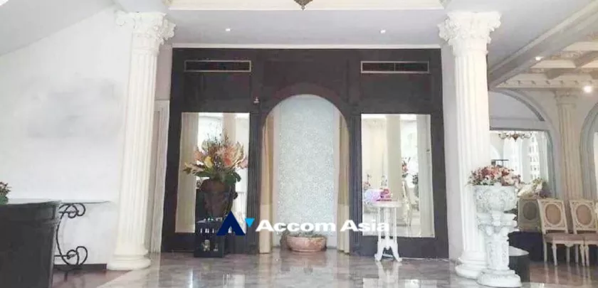 8  15 br House For Sale in Pattanakarn ,Bangkok ARL Hua Mak AA32753