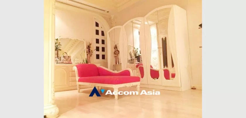 17  15 br House For Sale in Pattanakarn ,Bangkok ARL Hua Mak AA32753