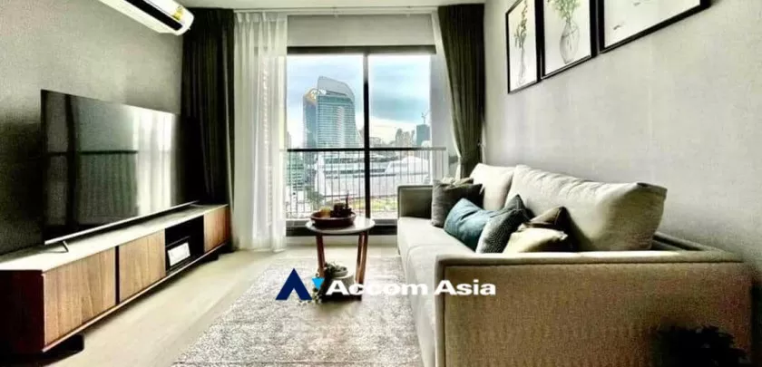  2 Bedrooms  Condominium For Rent in Ploenchit, Bangkok  near BTS Ploenchit (AA32758)