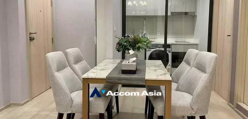  2 Bedrooms  Condominium For Rent in Ploenchit, Bangkok  near BTS Ploenchit (AA32758)