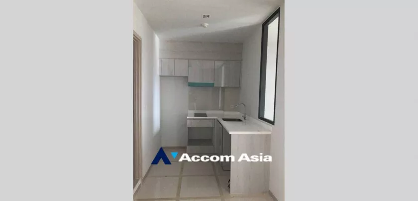  1 Bedroom  Condominium For Sale in Ploenchit, Bangkok  near BTS Ploenchit (AA32759)