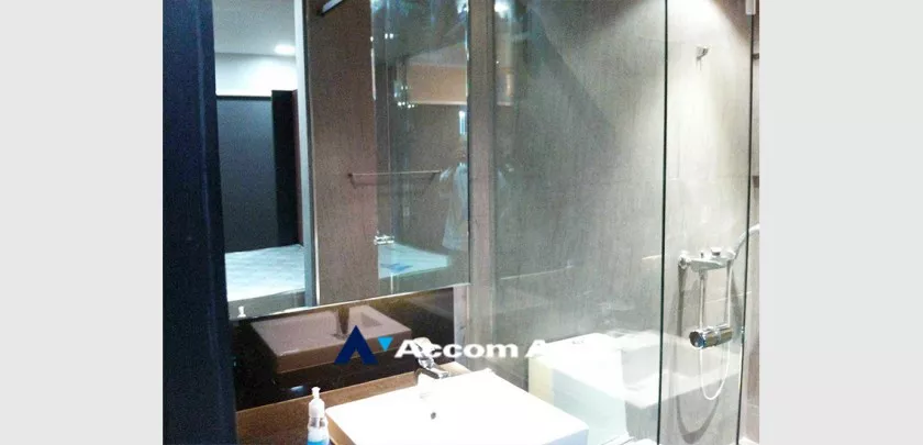  1 Bedroom  Condominium For Rent & Sale in Ploenchit, Bangkok  near BTS Ploenchit (AA32775)