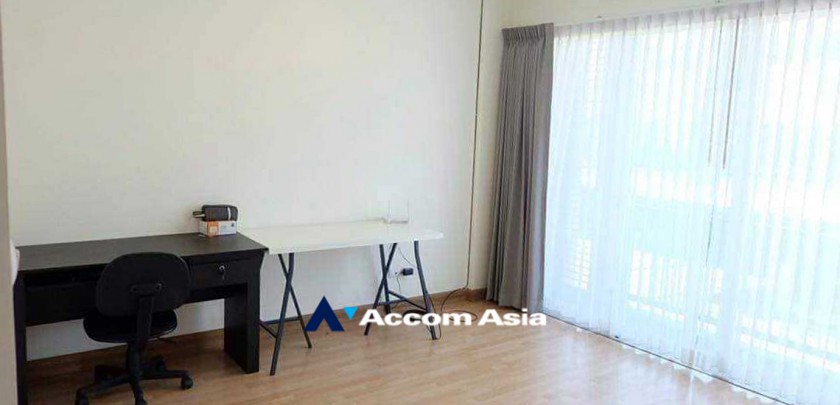  3 Bedrooms  Townhouse For Rent in Sukhumvit, Bangkok  near BTS Bang Chak (AA32783)