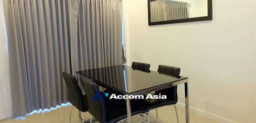  3 Bedrooms  Townhouse For Rent in Sukhumvit, Bangkok  near BTS Bang Chak (AA32783)