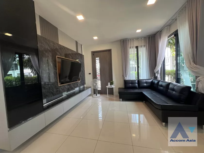  1  4 br House for rent and sale in Samutprakan ,Samutprakan  at Grand Britania Bangna Km.12 AA32789