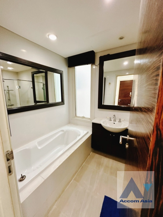 25  3 br Condominium for rent and sale in Charoen Nakhon ,Bangkok BTS Krung Thon Buri at WaterMark Chaophraya River AA32796