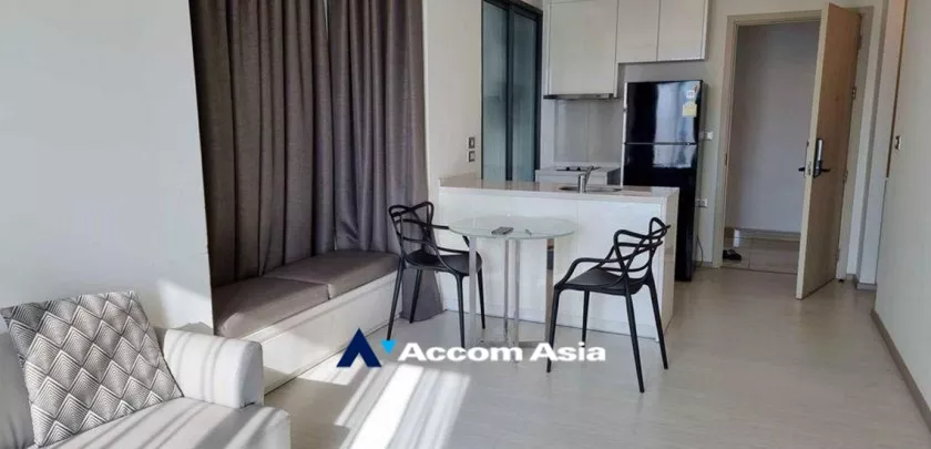  1 Bedroom  Condominium For Rent in Sukhumvit, Bangkok  near BTS Ekkamai (AA32797)