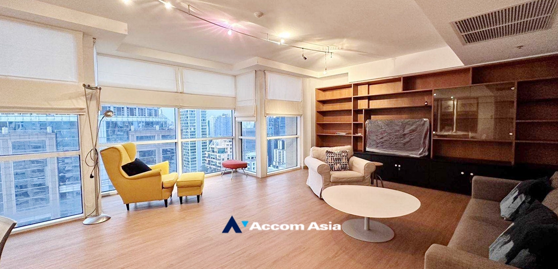  2 Bedrooms  Condominium For Rent in Ploenchit, Bangkok  near BTS Chitlom (AA32817)