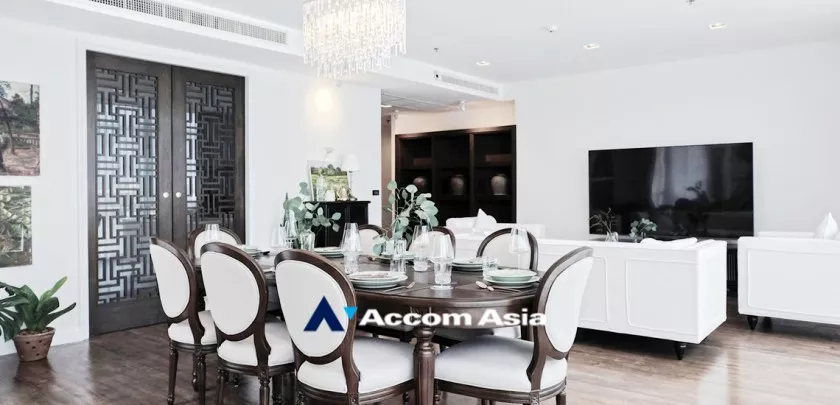  4 Bedrooms  Condominium For Rent in Ploenchit, Bangkok  near BTS Ploenchit (AA32830)