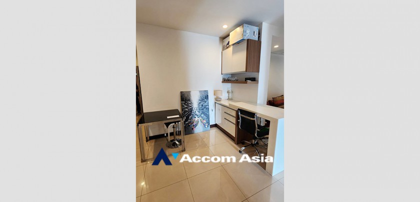  2 Bedrooms  Condominium For Rent in Sukhumvit, Bangkok  near BTS Nana (AA32841)