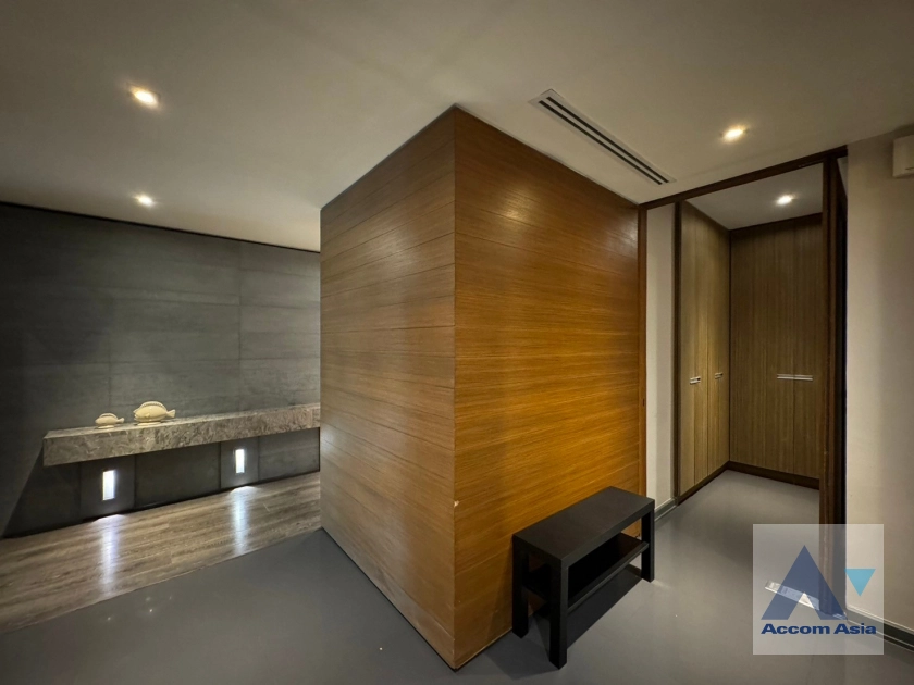 13  3 br Condominium For Rent in Ploenchit ,Bangkok BTS Ploenchit at The Crest Ruamrudee AA32842