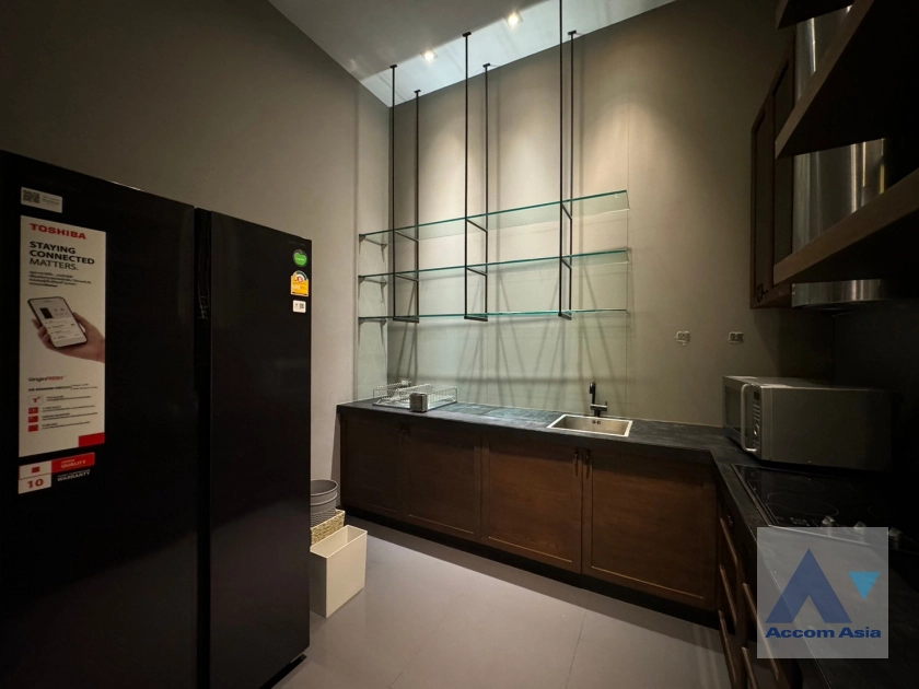 7  3 br Condominium For Rent in Ploenchit ,Bangkok BTS Ploenchit at The Crest Ruamrudee AA32842