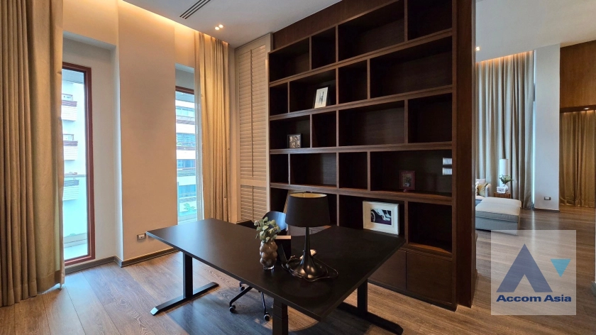 9  3 br Condominium For Rent in Ploenchit ,Bangkok BTS Ploenchit at The Crest Ruamrudee AA32842