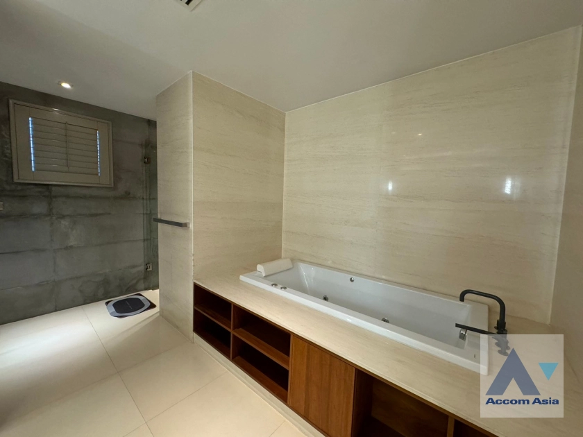 16  3 br Condominium For Rent in Ploenchit ,Bangkok BTS Ploenchit at The Crest Ruamrudee AA32842