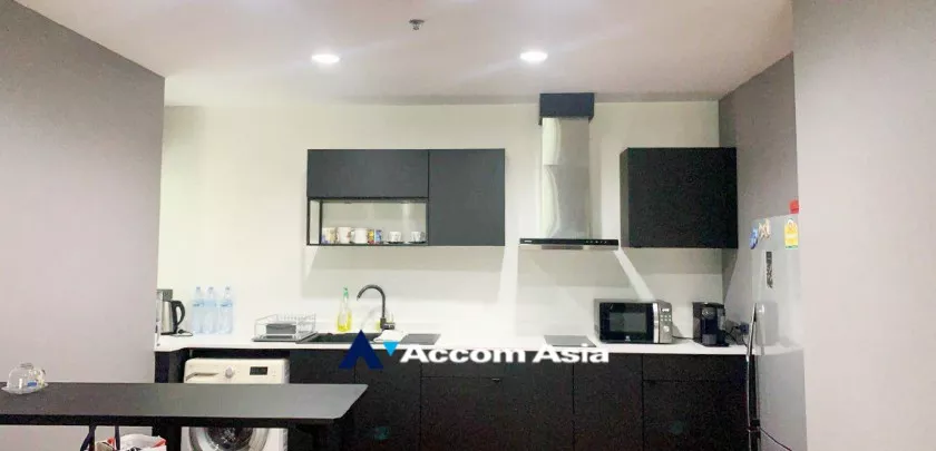  2 Bedrooms  Condominium For Sale in Sukhumvit, Bangkok  near BTS Thong Lo (AA32886)