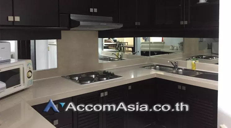  2 Bedrooms  Apartment For Rent in Sukhumvit, Bangkok  near BTS Phrom Phong (14709)