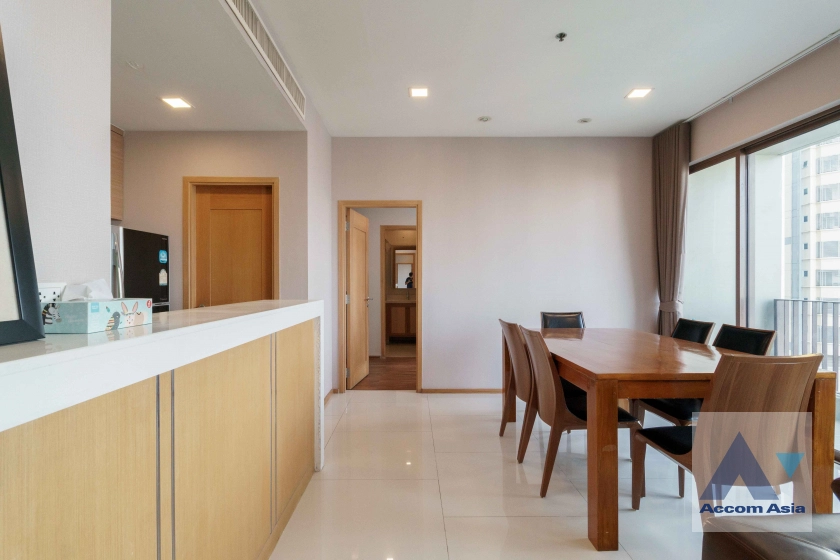  2 Bedrooms  Condominium For Rent in Sukhumvit, Bangkok  near BTS Phrom Phong (AA32910)