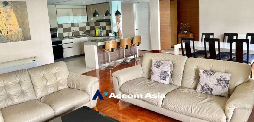 Pet friendly |  4 Bedrooms  Condominium For Rent in Sukhumvit, Bangkok  near BTS Nana (AA32919)