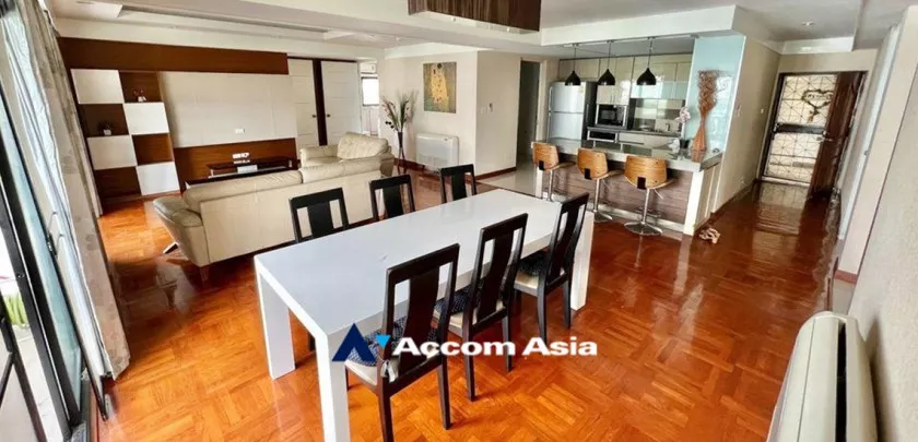 Pet friendly |  4 Bedrooms  Condominium For Rent in Sukhumvit, Bangkok  near BTS Nana (AA32919)