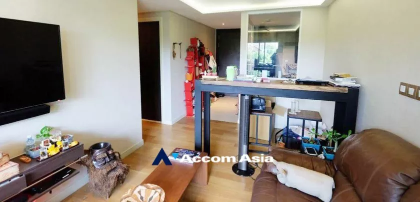  1 Bedroom  Condominium For Sale in Sukhumvit, Bangkok  near BTS Thong Lo (AA32928)