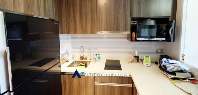  1 Bedroom  Condominium For Sale in Sukhumvit, Bangkok  near BTS Thong Lo (AA32928)