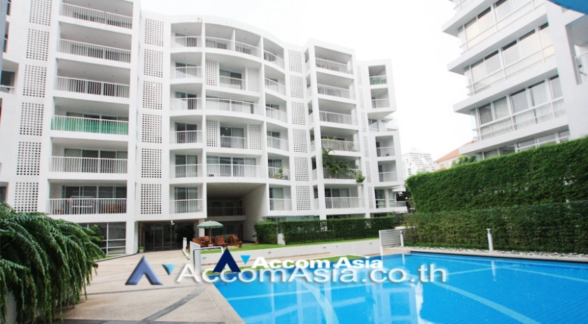 Pet friendly |  3 Bedrooms  Apartment For Rent in Sukhumvit, Bangkok  near BTS Ekkamai (AA32930)