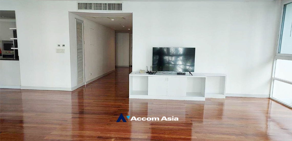 Pet friendly |  3 Bedrooms  Apartment For Rent in Sukhumvit, Bangkok  near BTS Ekkamai (AA32932)