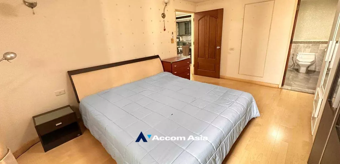 Pet friendly |  2 Bedrooms  Condominium For Rent & Sale in Sukhumvit, Bangkok  near BTS Asok - MRT Sukhumvit (24712)