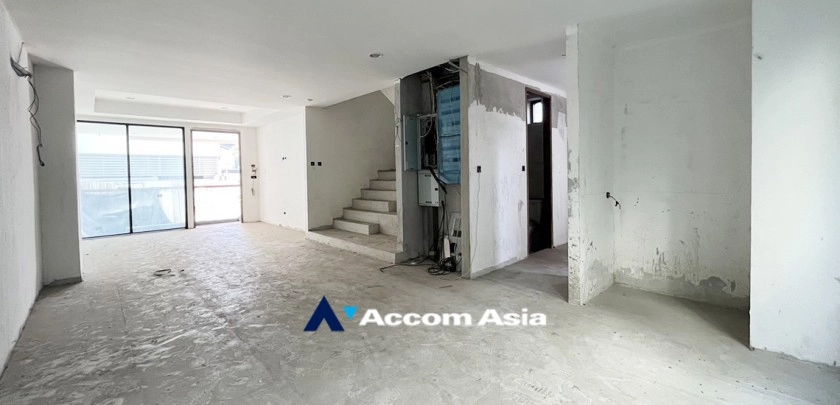  1  5 br Townhouse For Sale in Sukhumvit ,Bangkok BTS Phrom Phong at Moon Terrace Village AA32934