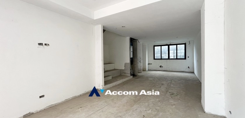 4  5 br Townhouse For Sale in Sukhumvit ,Bangkok BTS Phrom Phong at Moon Terrace Village AA32934