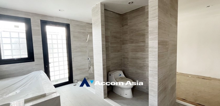 8  5 br Townhouse For Sale in Sukhumvit ,Bangkok BTS Phrom Phong at Moon Terrace Village AA32935