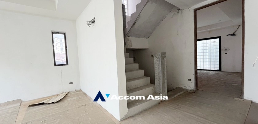 16  5 br Townhouse For Sale in Sukhumvit ,Bangkok BTS Phrom Phong at Moon Terrace Village AA32935