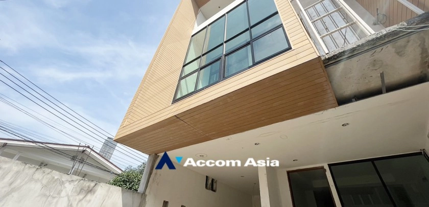 23  5 br Townhouse For Sale in Sukhumvit ,Bangkok BTS Phrom Phong at Moon Terrace Village AA32936