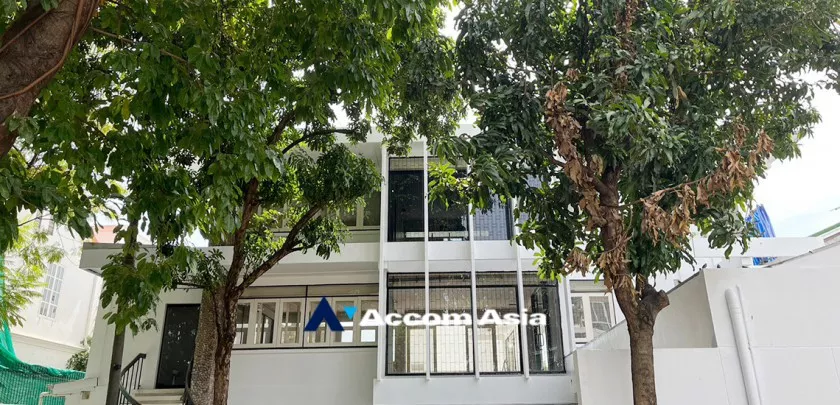 4  House For Rent in Sukhumvit ,Bangkok BTS Phrom Phong AA32949