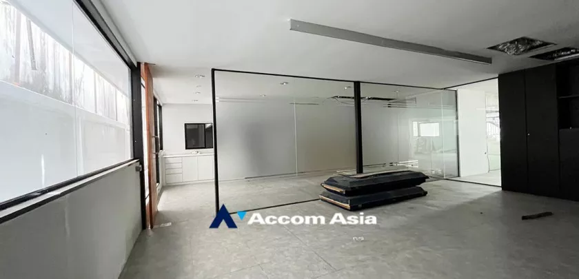 24  House For Rent in Sukhumvit ,Bangkok BTS Phrom Phong AA32949