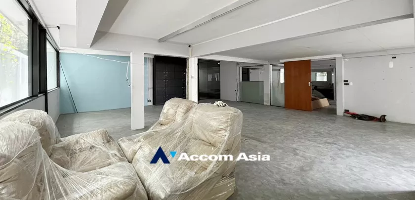 12  House For Rent in Sukhumvit ,Bangkok BTS Phrom Phong AA32949